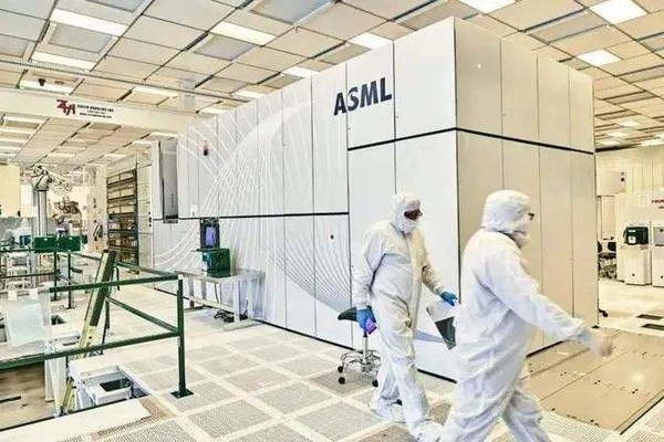 光刻机巨头ASML宣布扩建新加坡工厂 产能将提升3倍